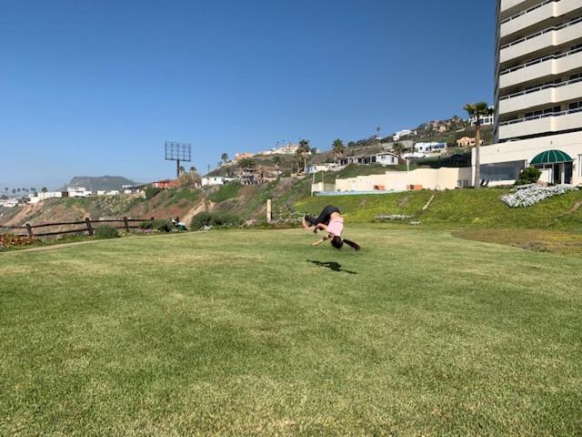 Beachfront Condo W Pools Steps To Beach & Mins To Dt Rosarito Eksteriør bilde